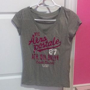 V-Neck Aeropostale T-Shirt <3